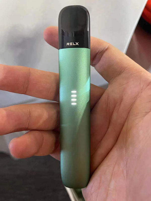 悦刻五代电子烟使用方法