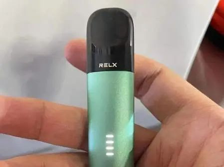 悦刻五代抽的时候闪红灯怎么修复