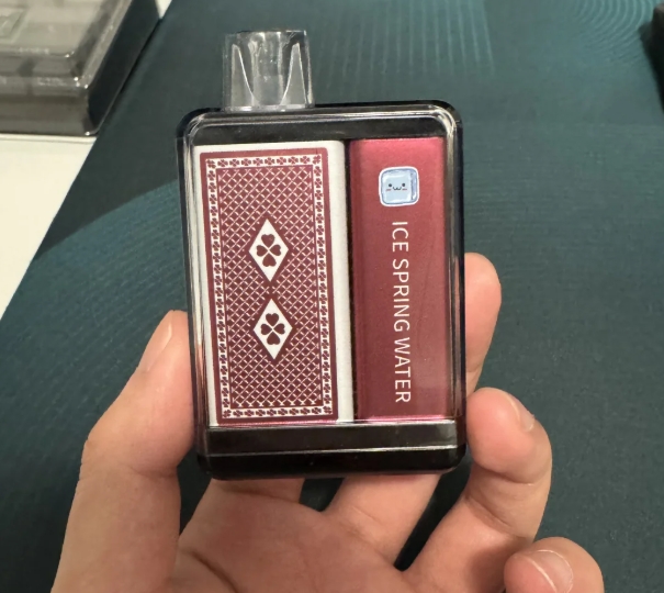 小松魔盒电子烟拆解：探索未来吸烟方式的科技魅力