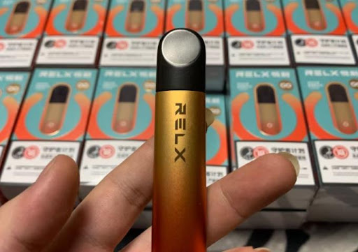 悦刻五代艺术家和普通版本区别