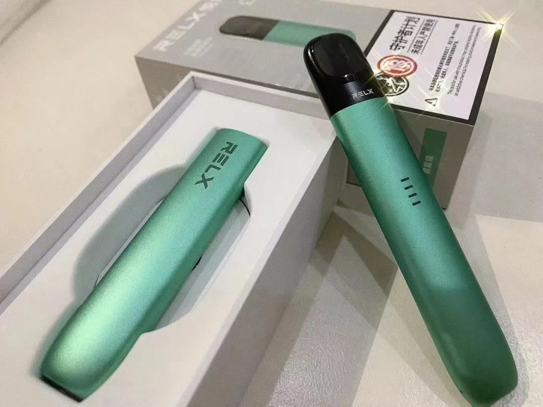 悦刻五代皎月银是磨砂质感吗